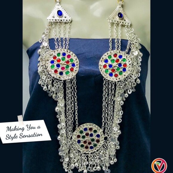 Multilayers Silver Bib Necklace With Dangling Tassels and Three Big Motifs - Picture 2 of 10